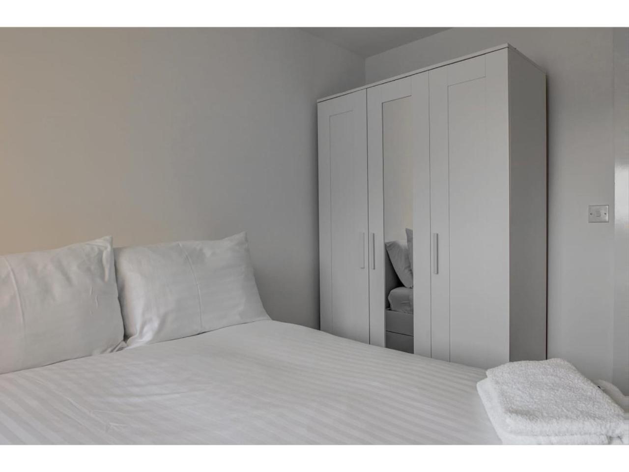 Large, Spacious And Modern Apt For 4 In Μάντσεστερ Εξωτερικό φωτογραφία